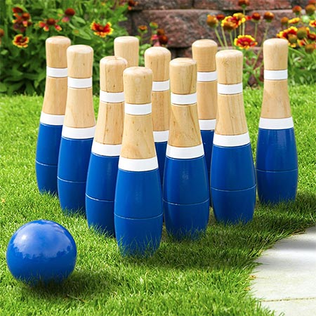 1. Hey! Play! Lawn Bowling Game