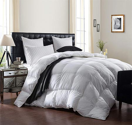 7. Egyptian Bedding Goose Down Comforter